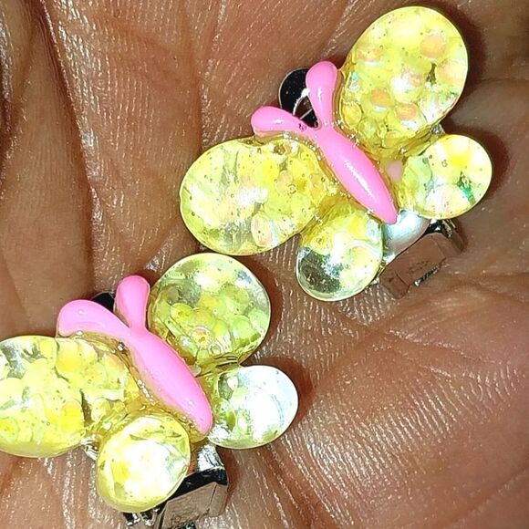 Beautiful girls yellow butterfly clip-on earrings for kids - Picture 4 of 4